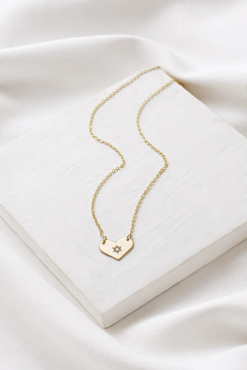 שרשרת לב עוטף