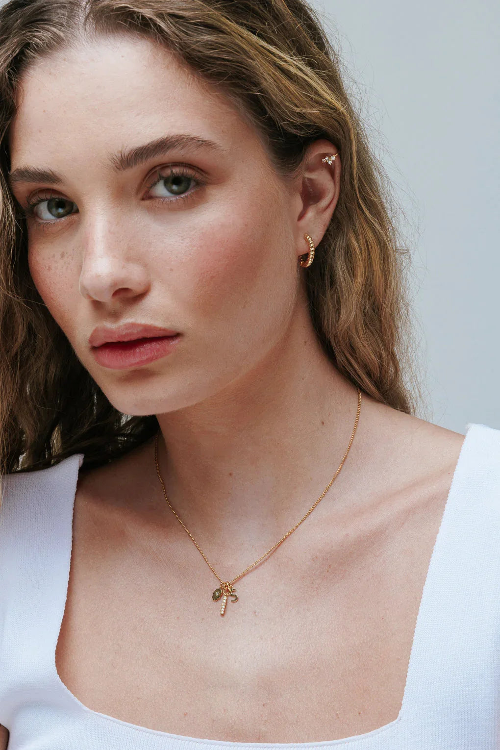 שרשרת בסיס חלקה עם צ׳ארמס לבחירה