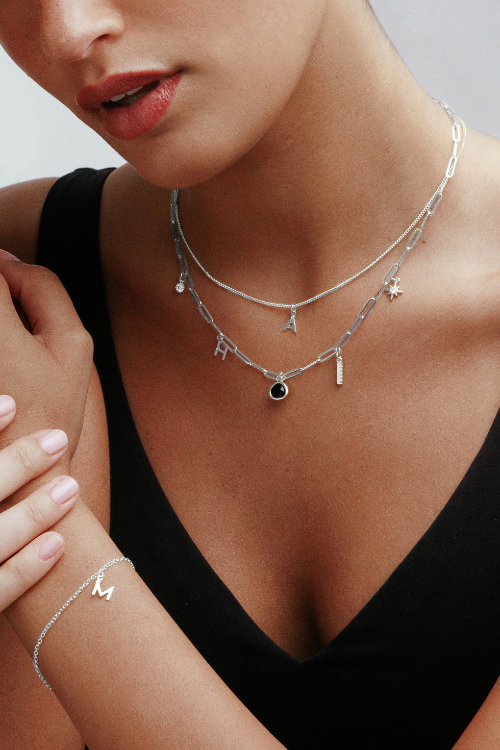 שרשרת בסיס חוליות אובליות גדולות עם צ׳ארמס לבחירה