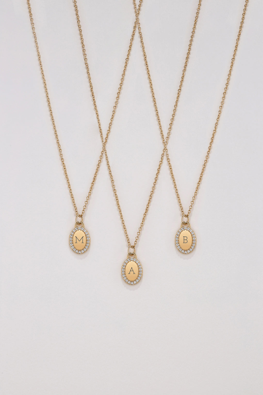 שרשרת תליון משובץ בחריטה אישית