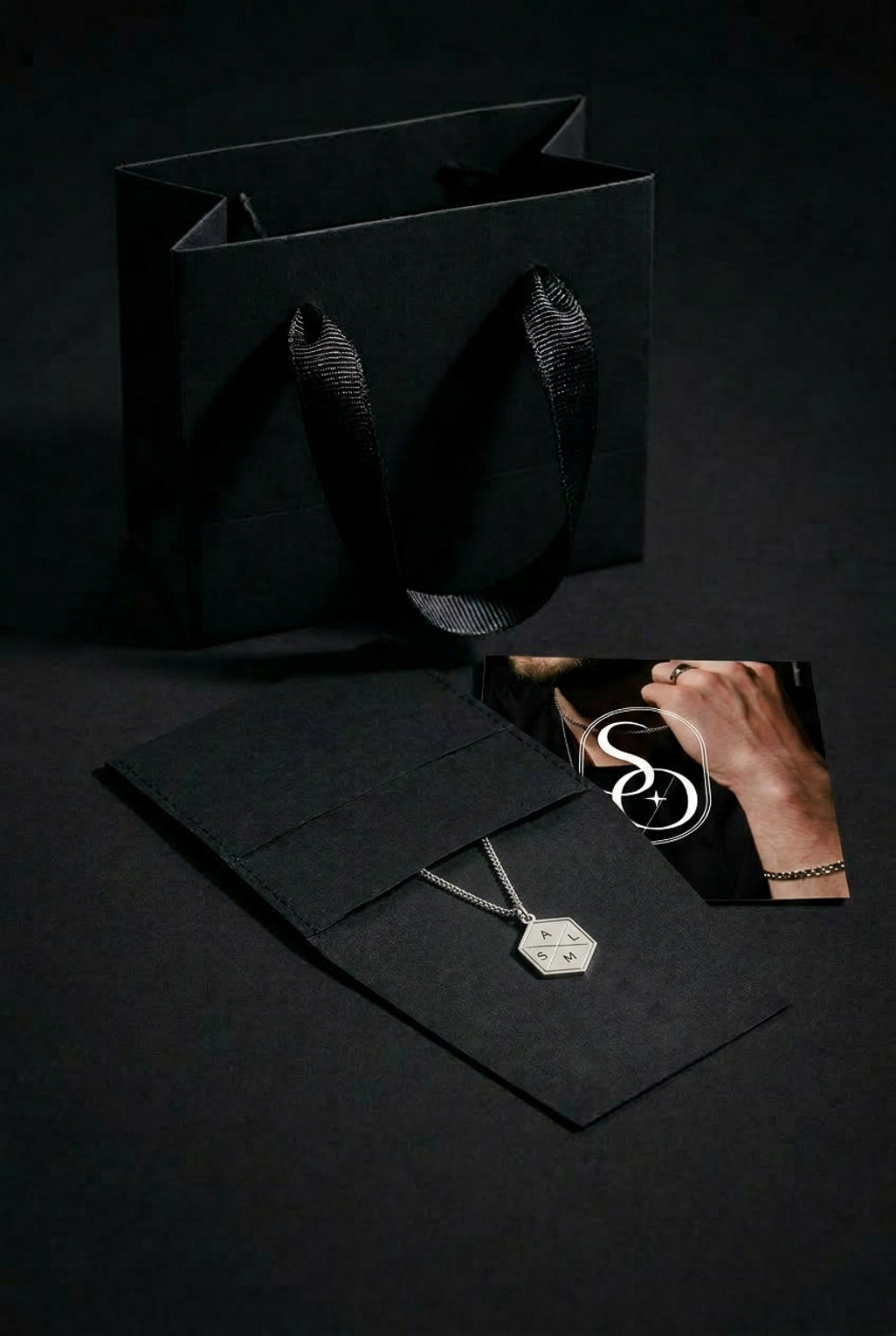 שרשרת לגבר עם תליון חריטה - לואיס