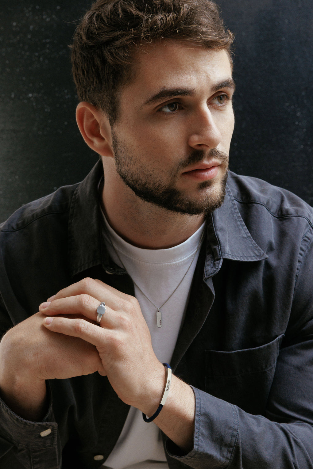 שרשרת לגבר עם תליון חריטה - לוק