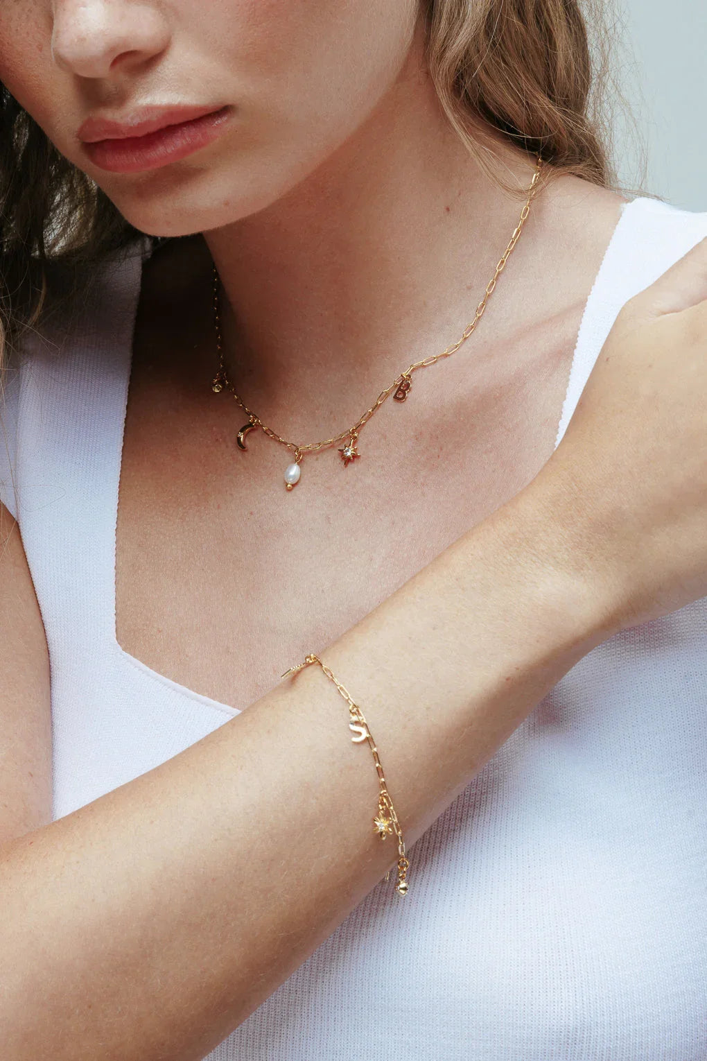 צמיד בסיס חוליות אובליות קטנות עם צ׳ארמס לבחירה