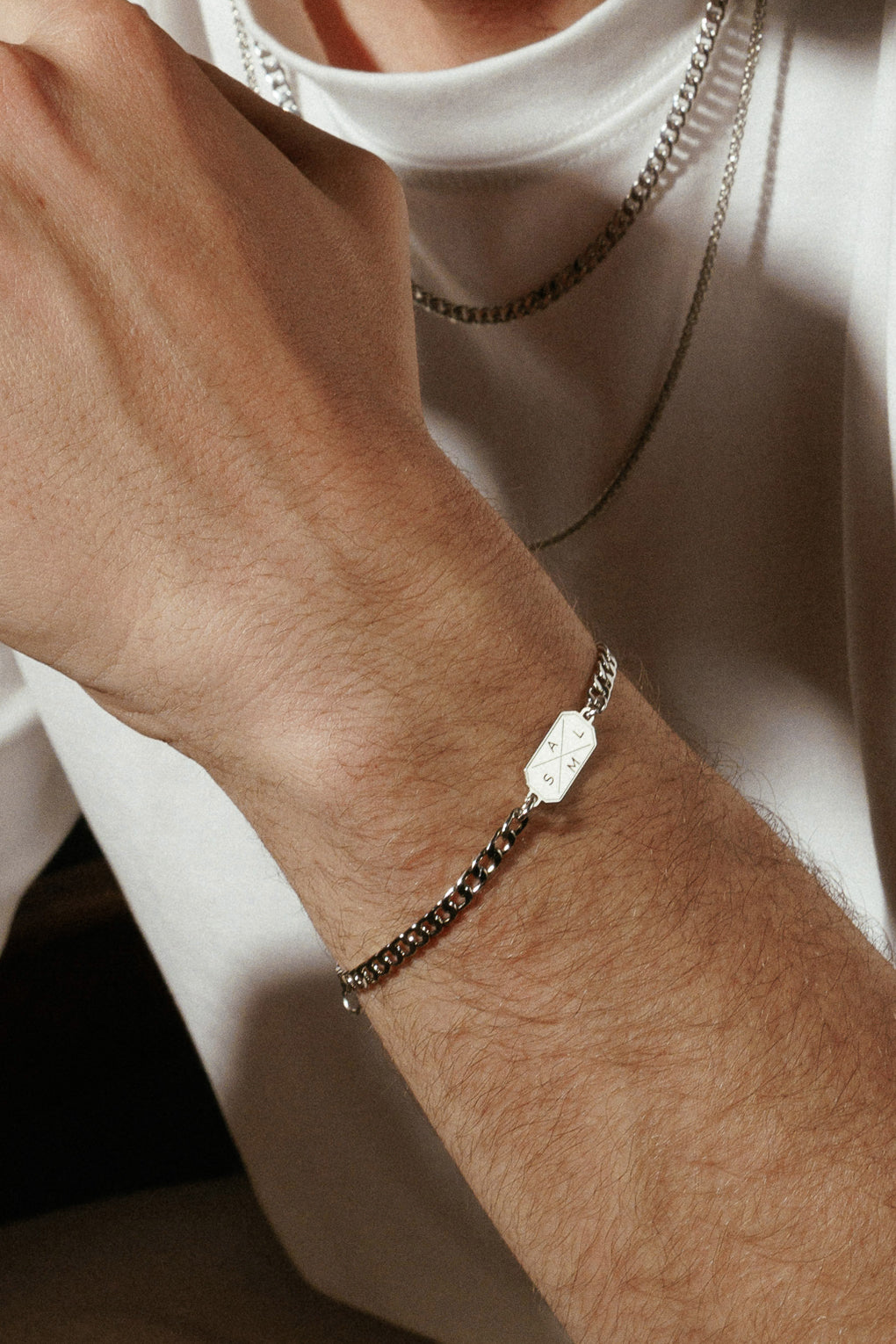 צמיד לגבר עם חריטה אישית - ליאו