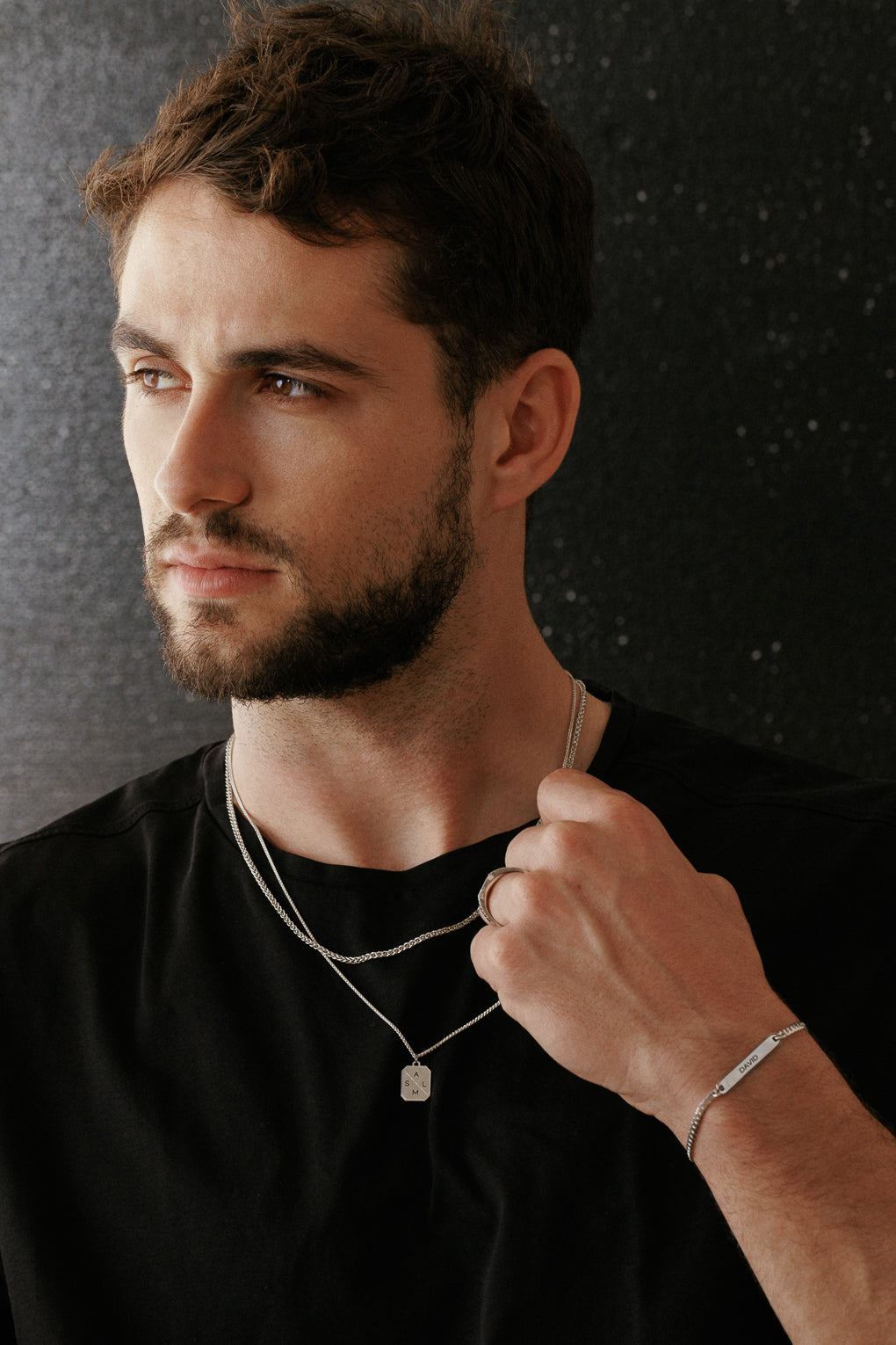 צמיד לגבר עם חריטה אישית - לואיס