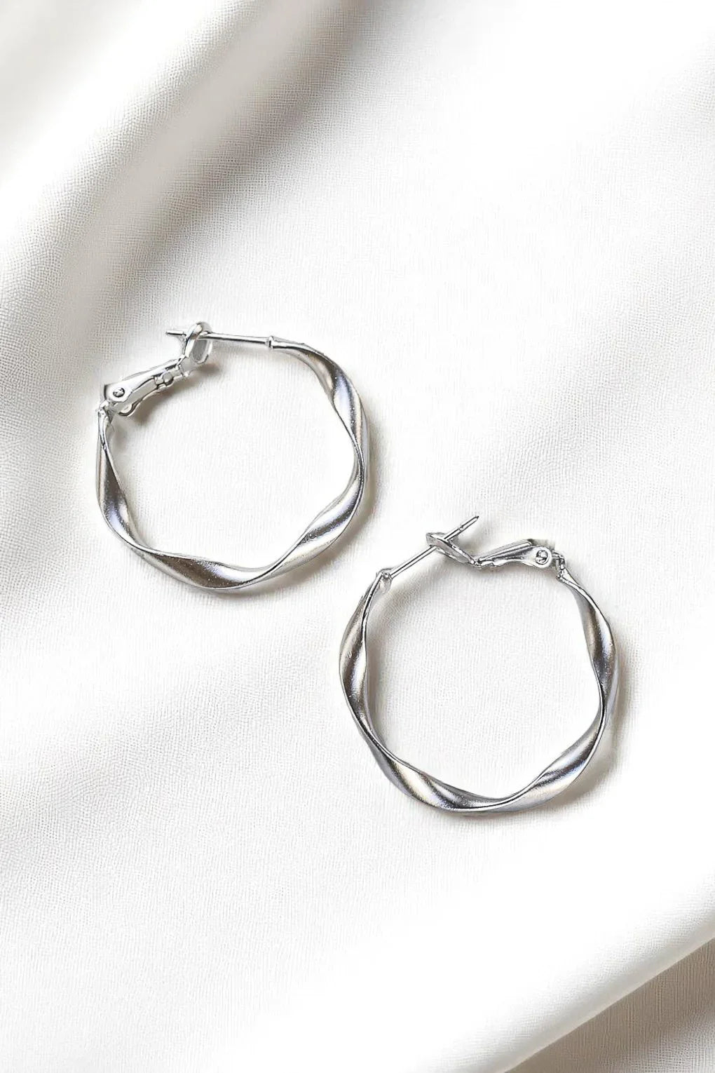 עגילי ווייב