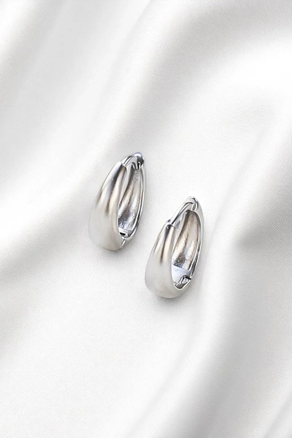 עגילי קוסטה קטנים