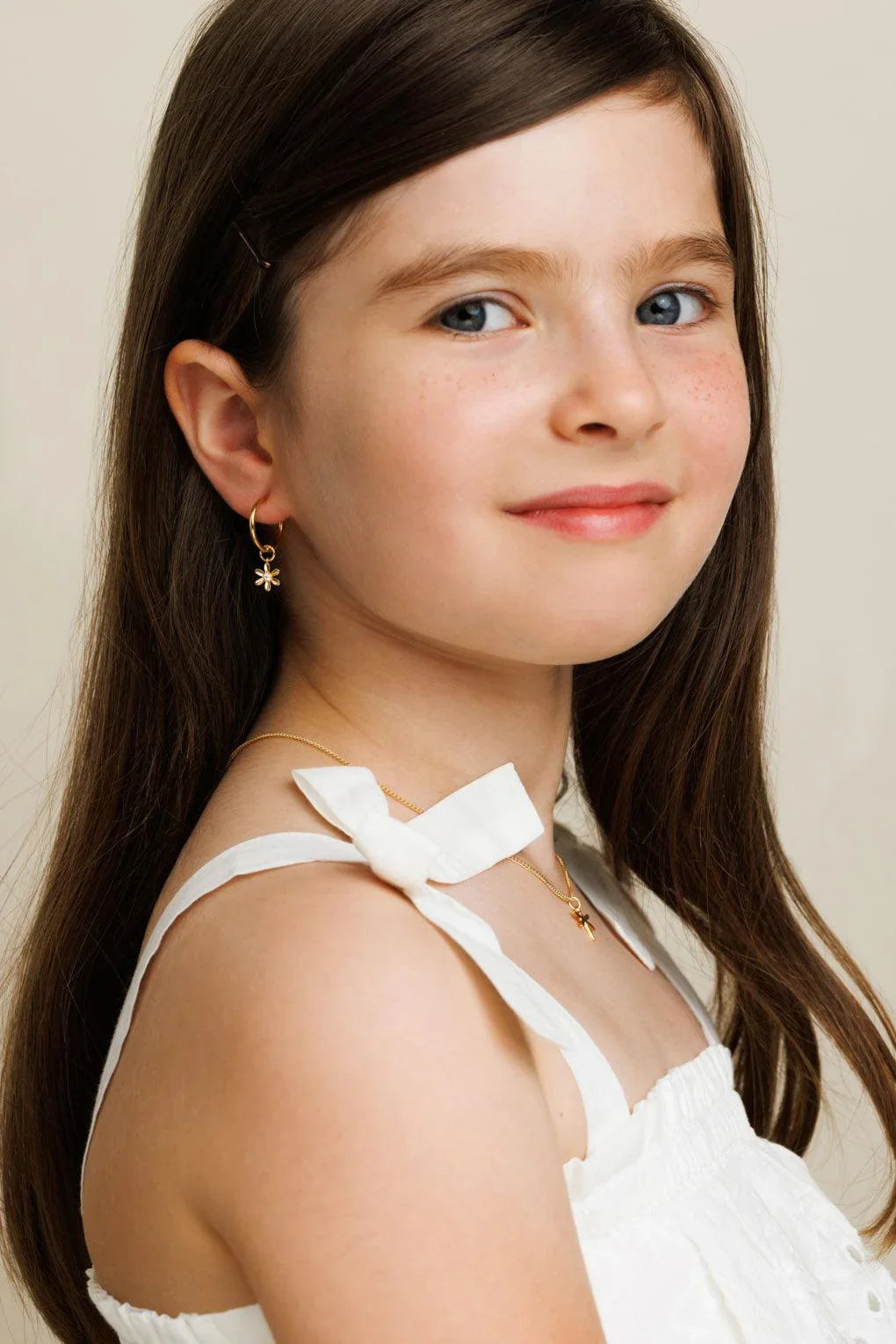 סט עגילי חישוק לילדות עם תליונים מתחלפים