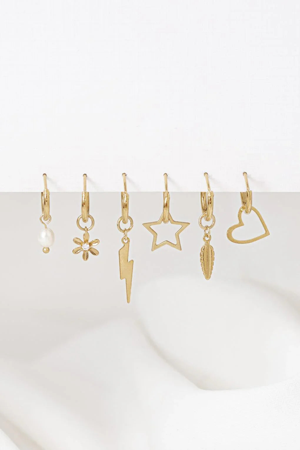 סט עגילי חישוק לילדות עם תליונים מתחלפים