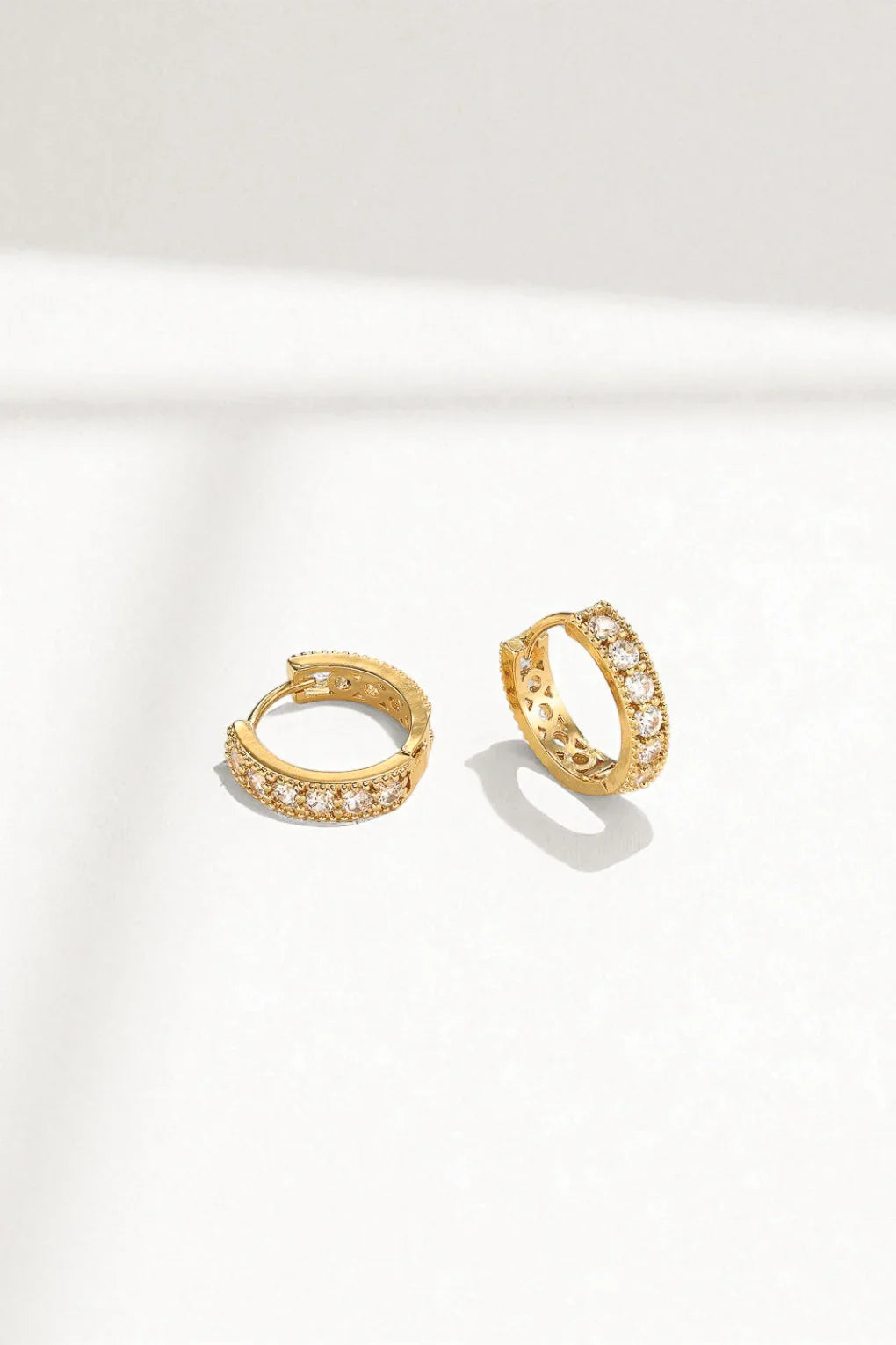 עגילי חישוק ויוי