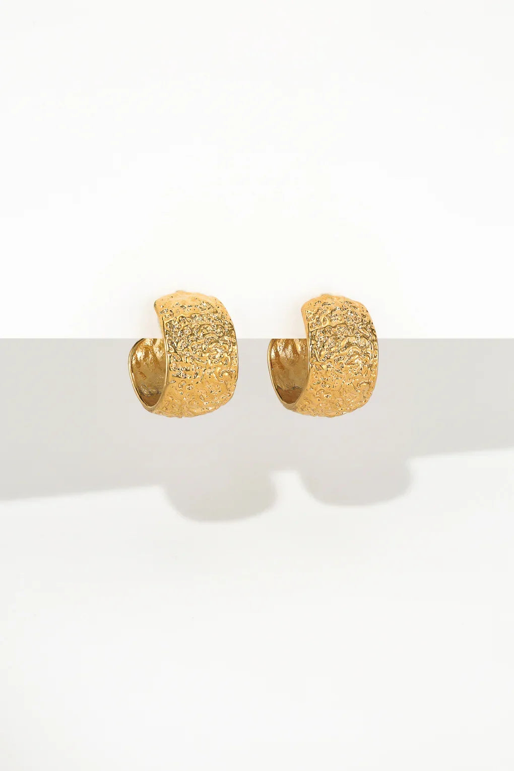 עגילי חישוק טריקסי