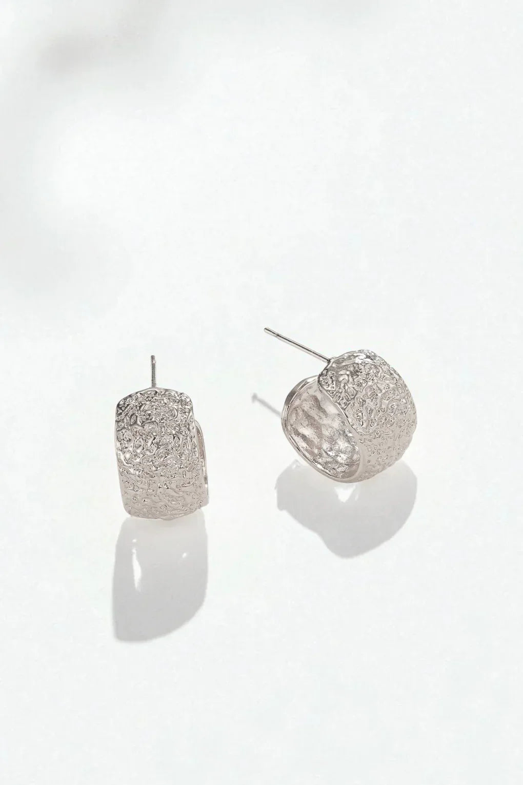 עגילי חישוק טריקסי