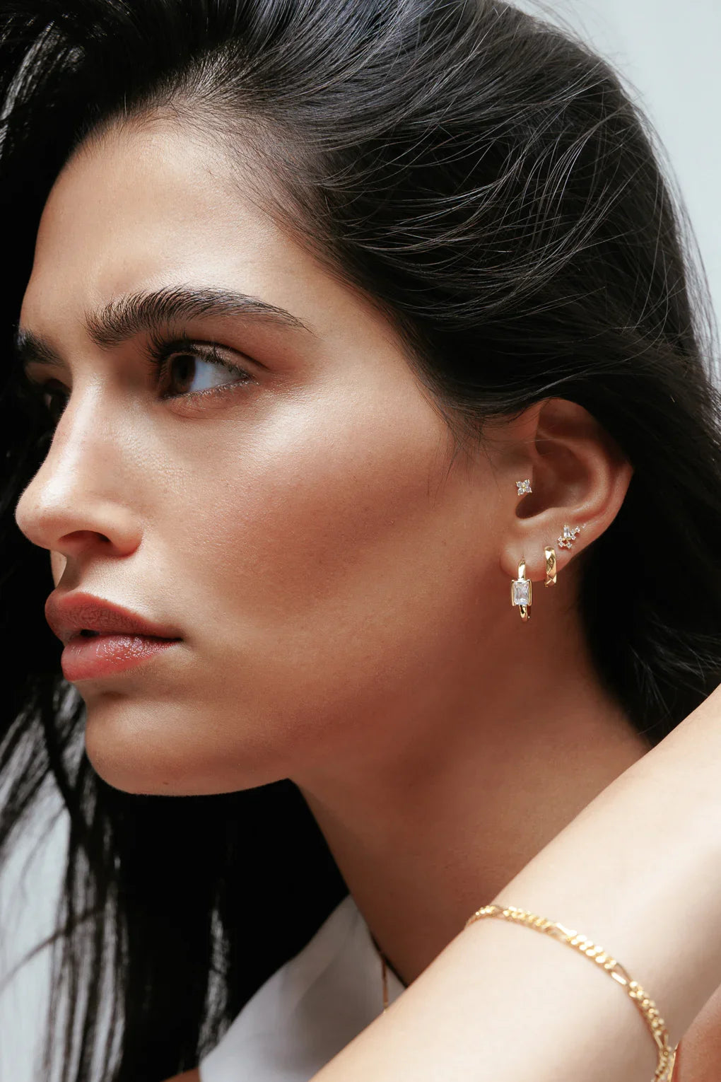 עגילי חישוק רומי