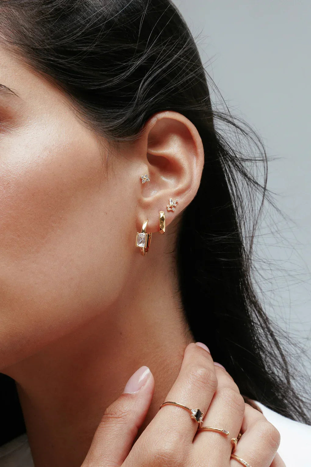 עגילי ויוי צמודים