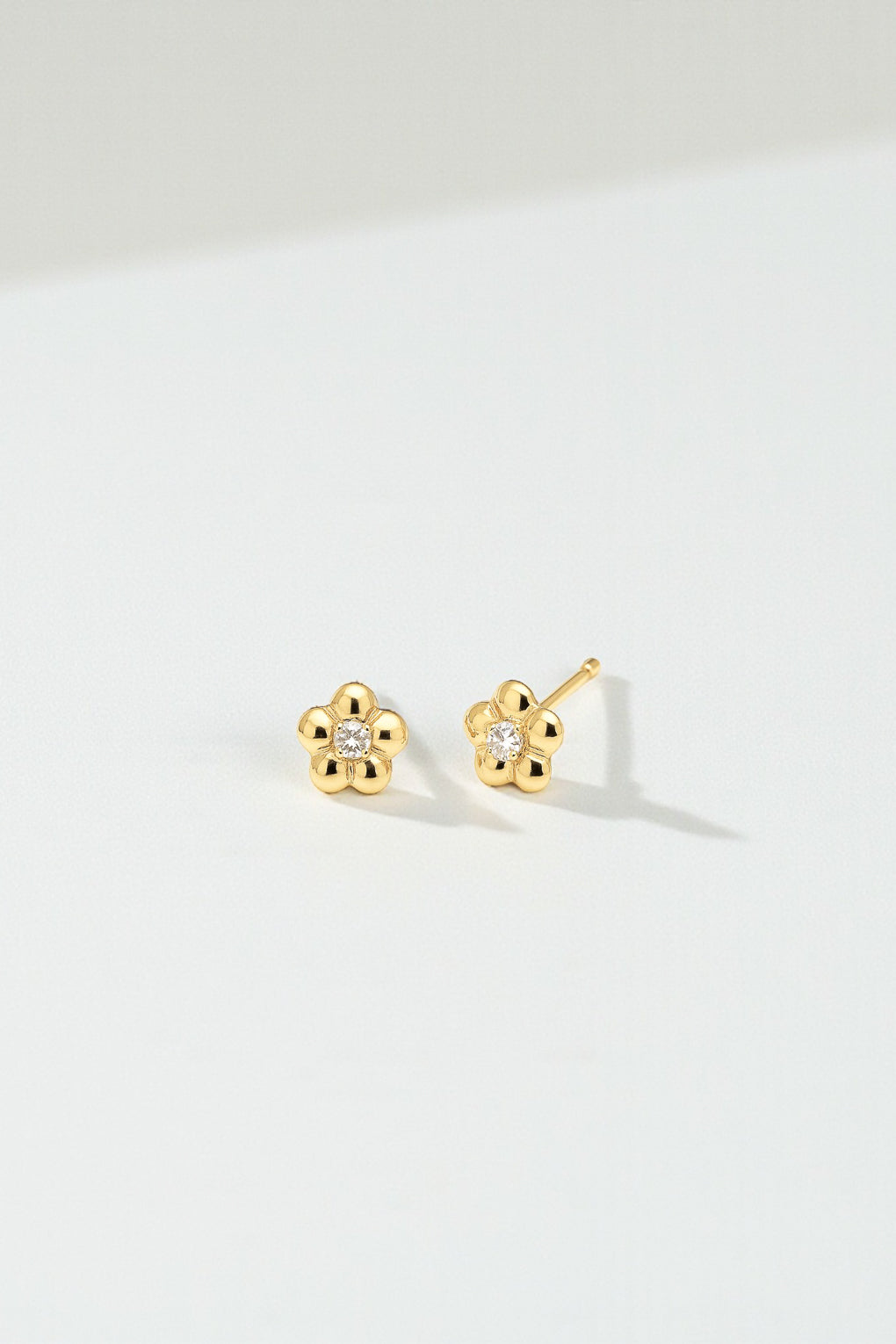 עגילי פלור צמודים בזהב 14K