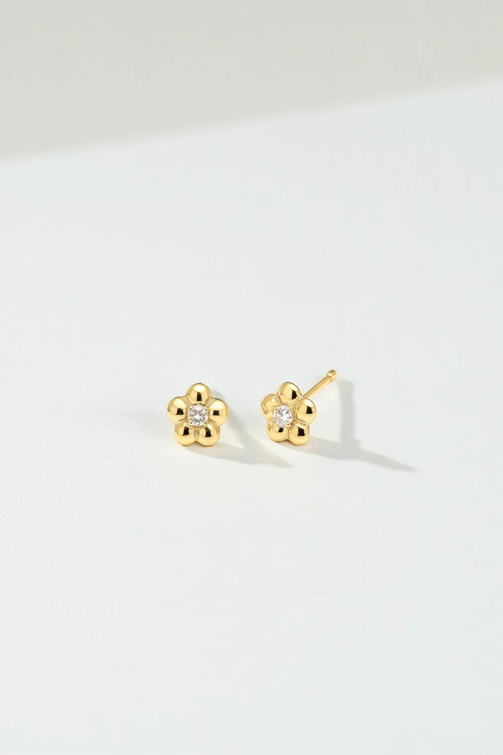 עגילי פלור צמודים בזהב 14K