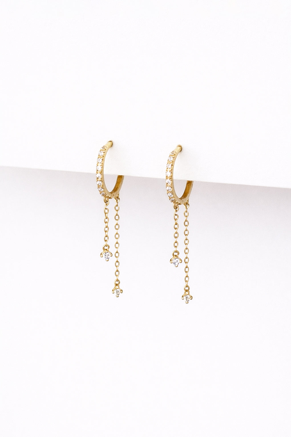 עגיל מידנייט בזהב 14K