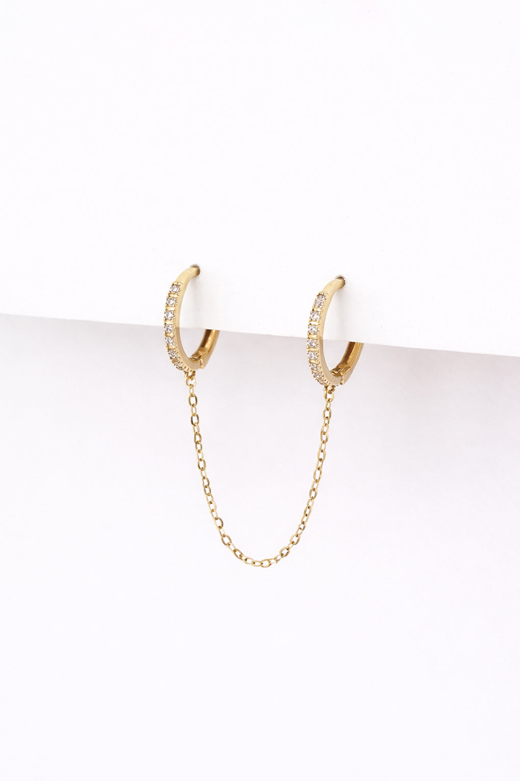 עגיל ביירון כפול משובץ זירקונים בזהב 14K