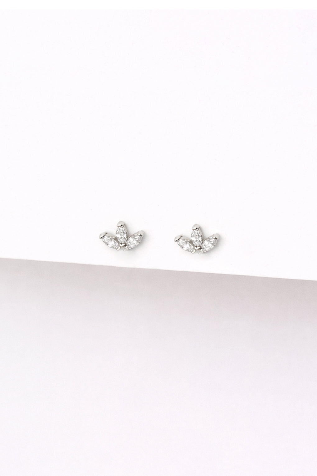 עגילי לוטוס בזהב 14K