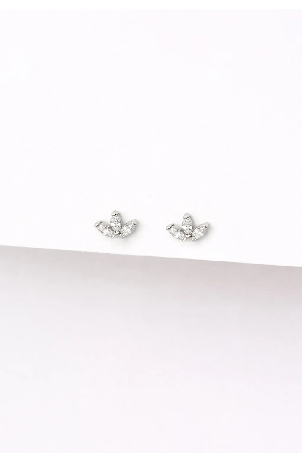 עגילי לוטוס בזהב 14K