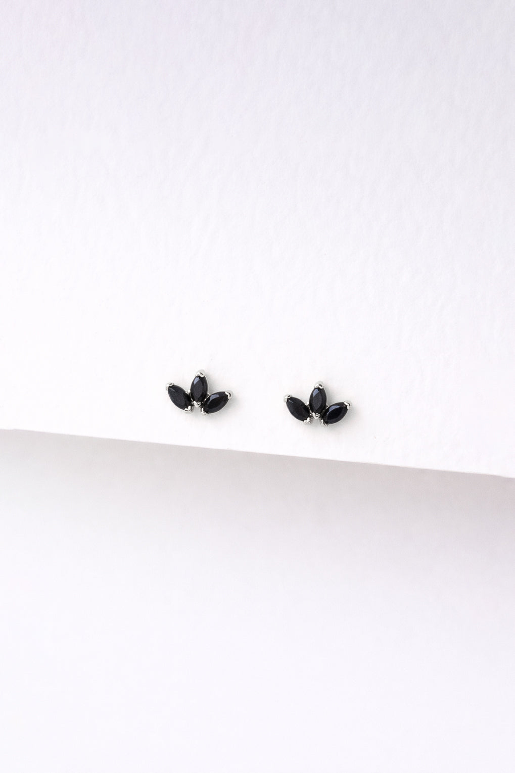 עגילי לוטוס בזהב 14K