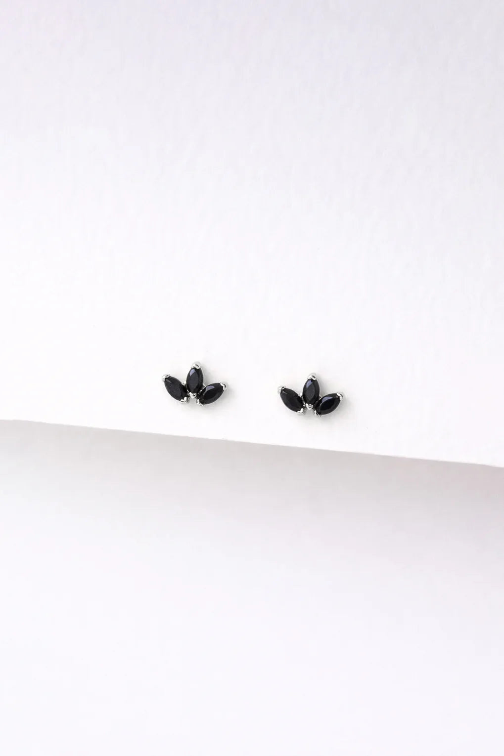 עגילי לוטוס בזהב 14K