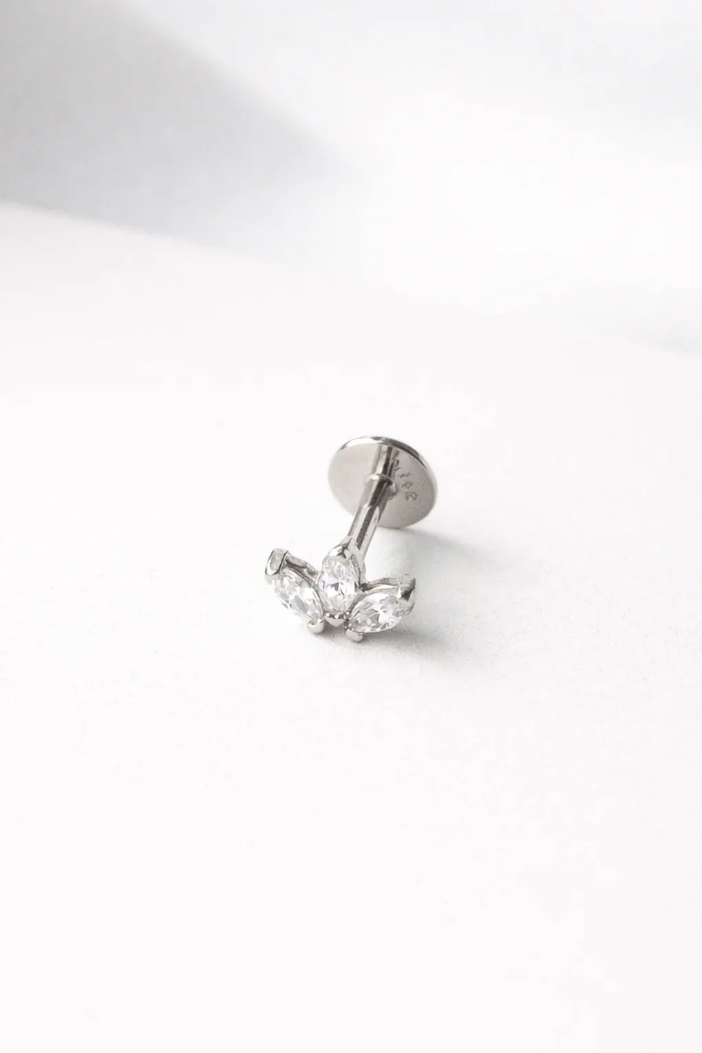 עגיל פירסינג לוטוס בזהב 14K