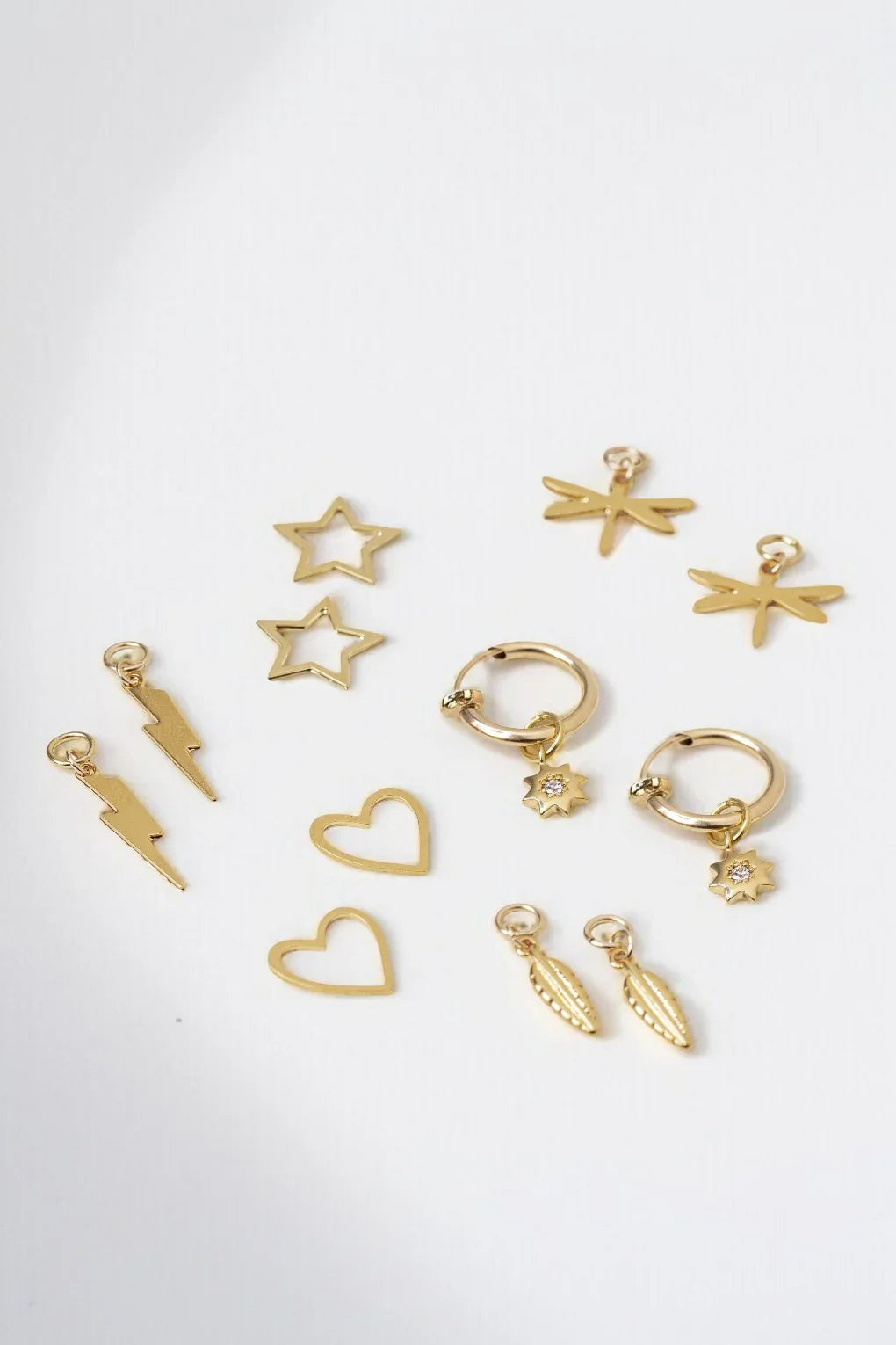 סט עגילי קליפס לילדות עם תליונים מתחלפים