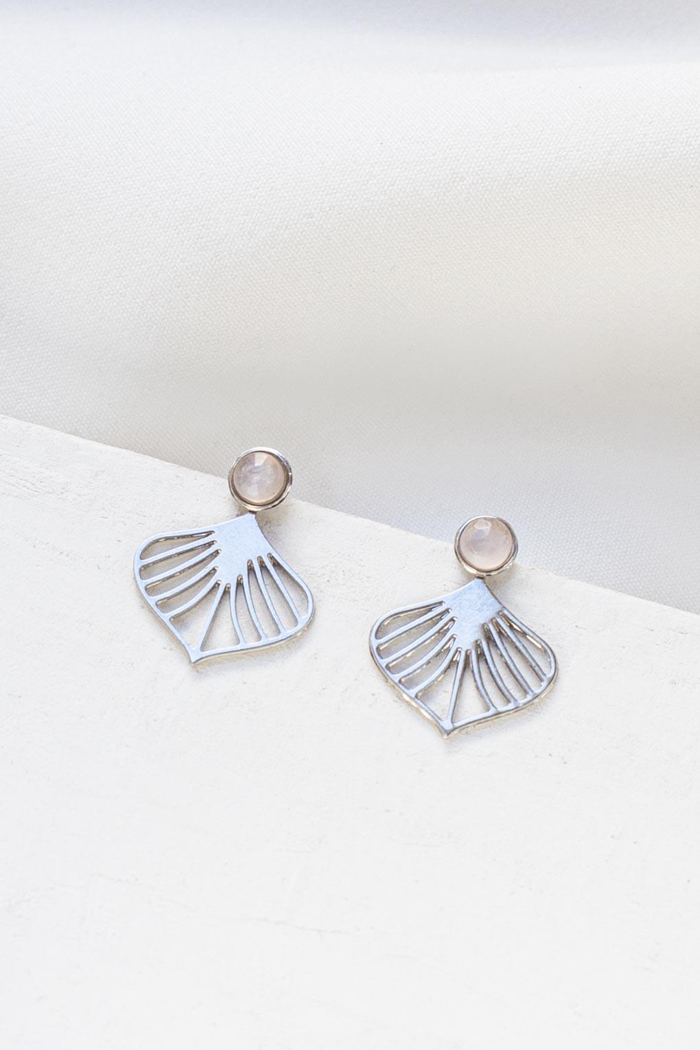 עגילי נויה חובקים