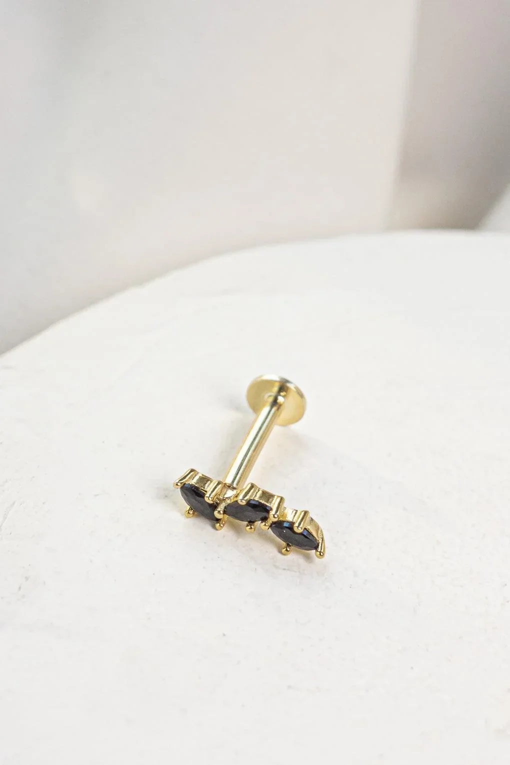 עגיל פירסינג נורמן