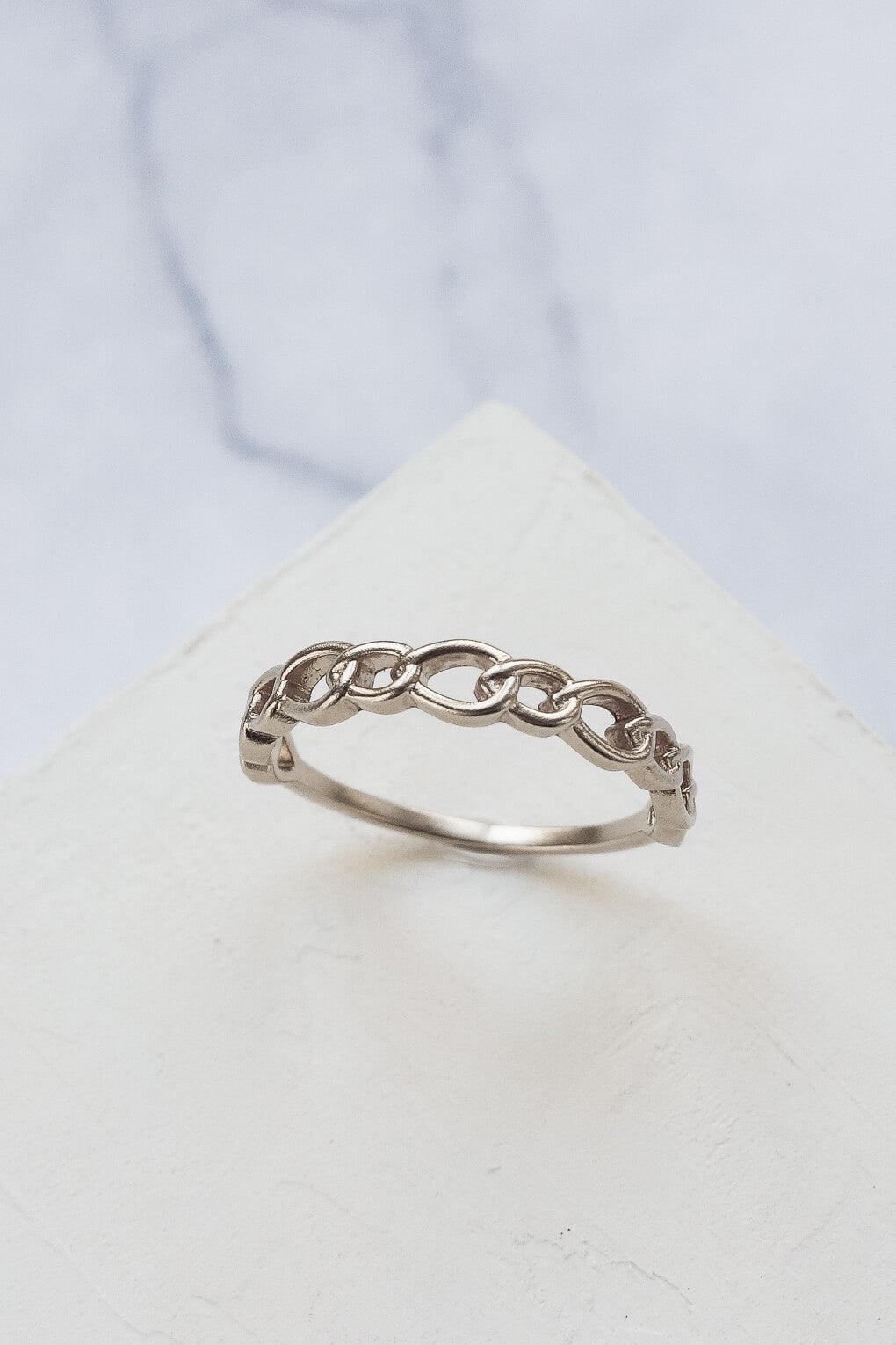 Dorinne Ring