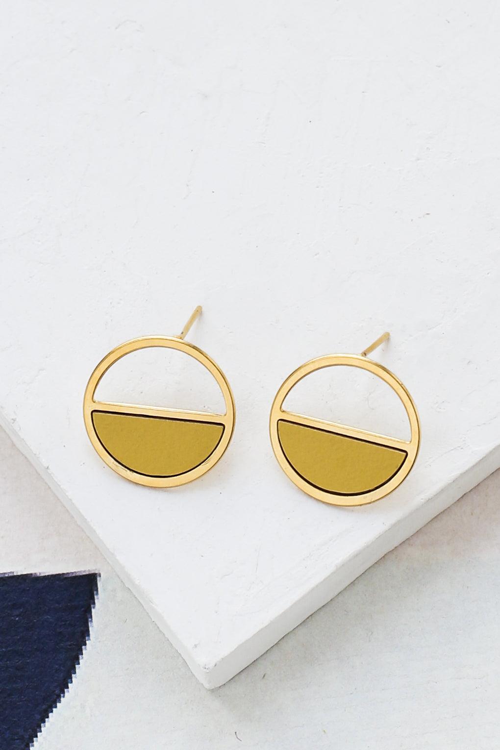 עגילי קונספט