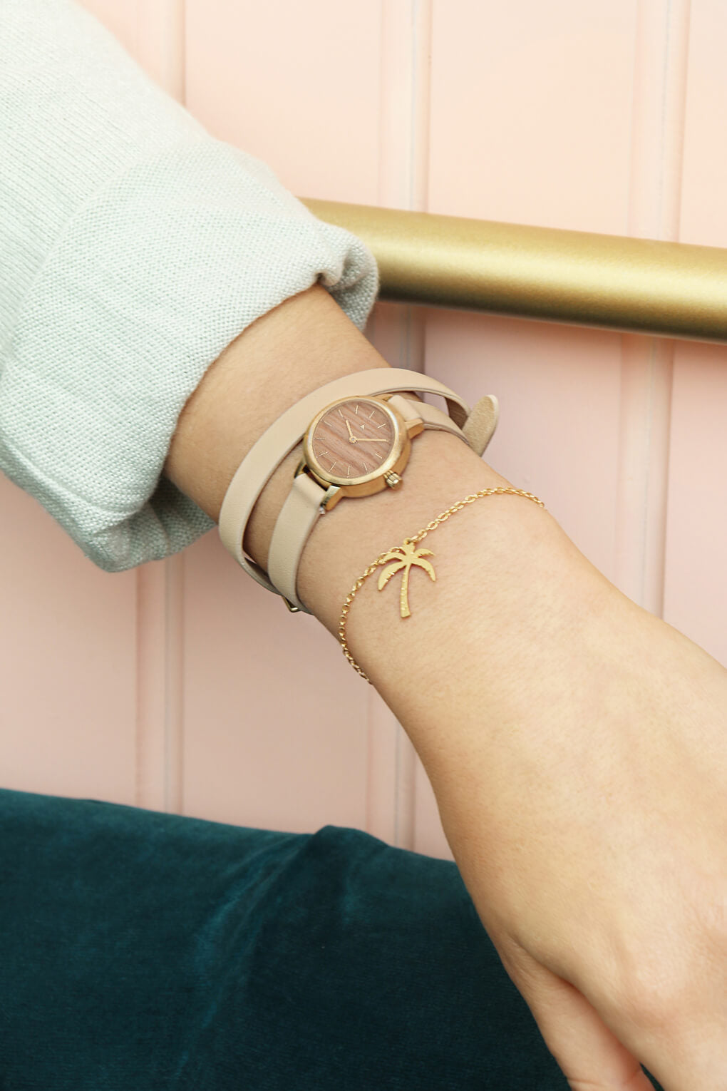 22 mm watch in oak