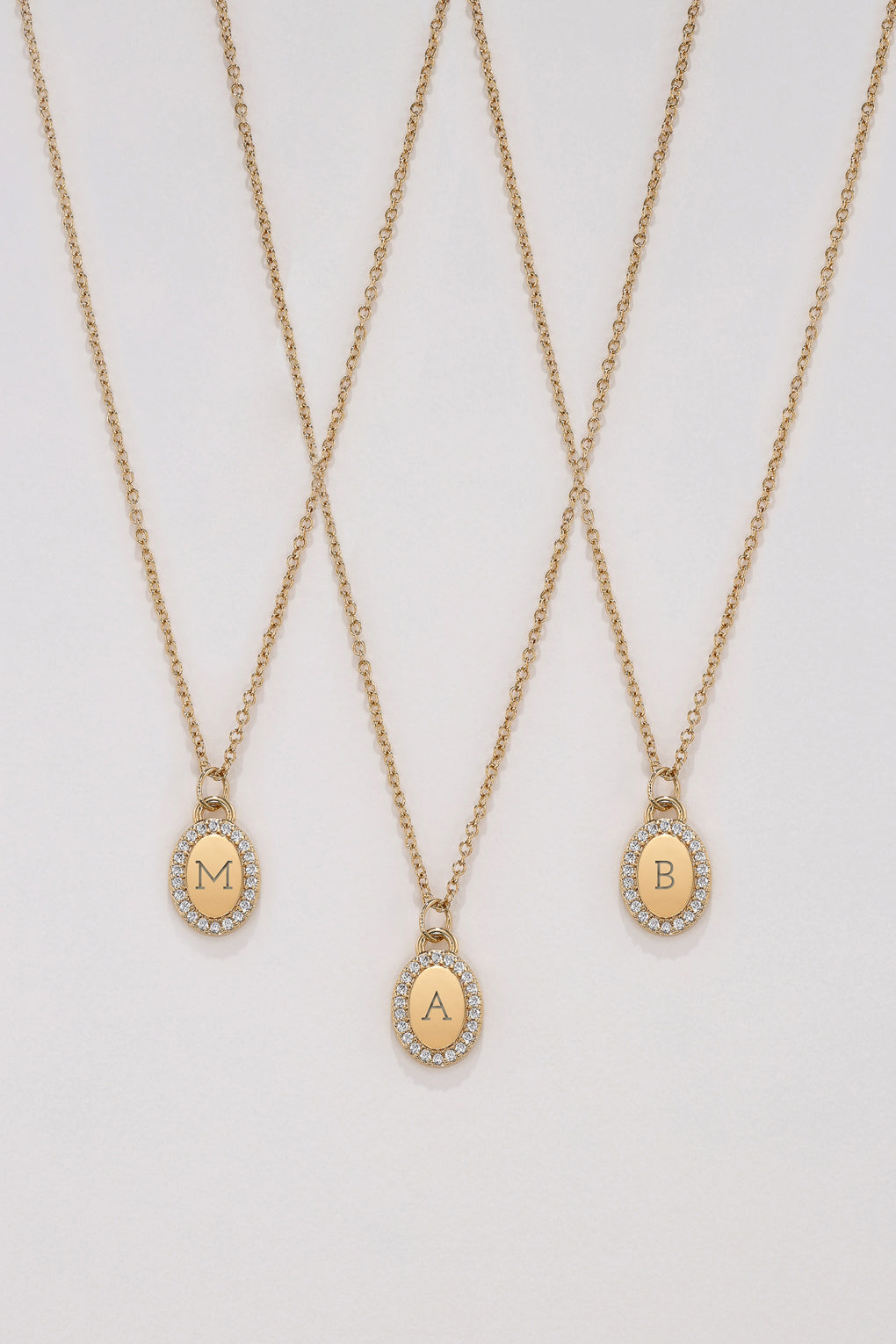 שרשרת תליון משובץ בחריטה אישית