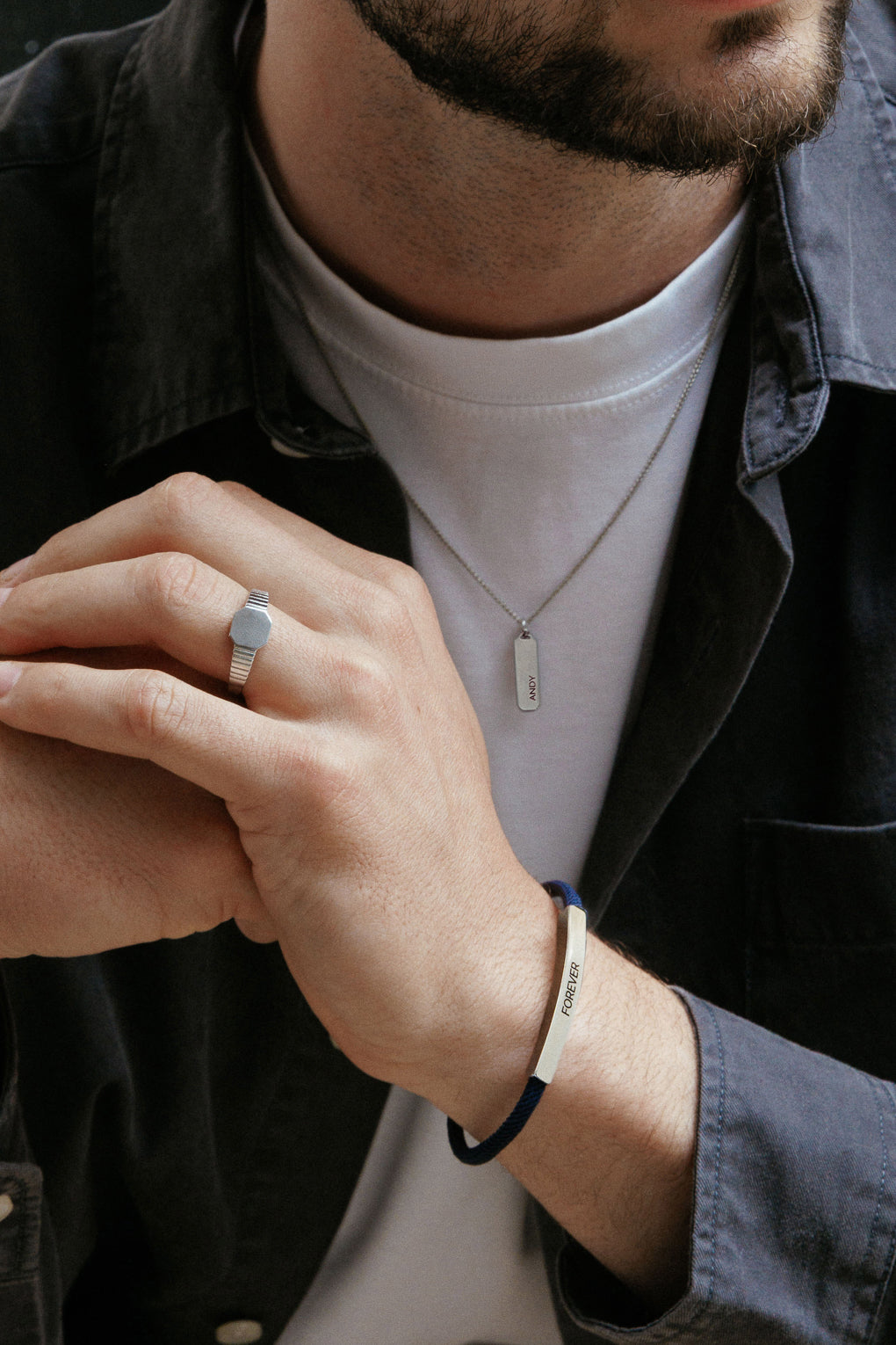 שרשרת לגבר עם תליון חריטה - לוק