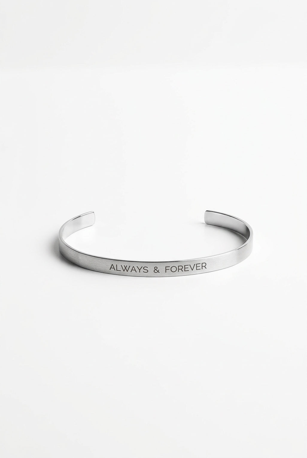 צמיד קשיח לגבר בחריטה אישית