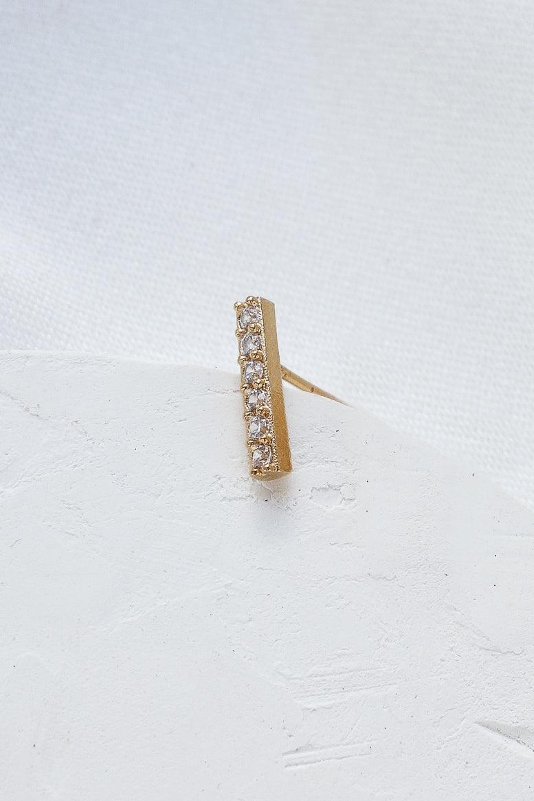 עגיל ג'יימס צמוד