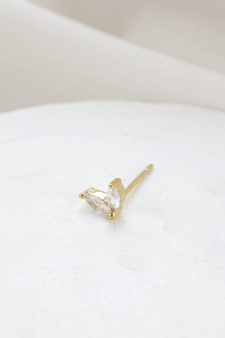 עגיל זואי צמוד