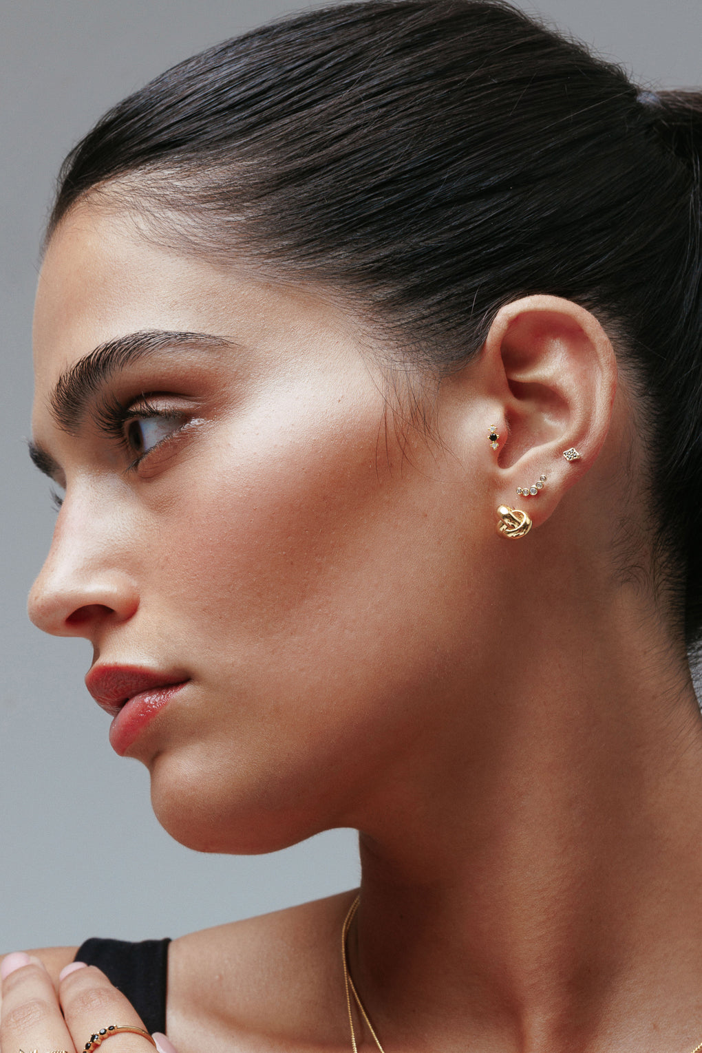 עגילי אנדי צמודים