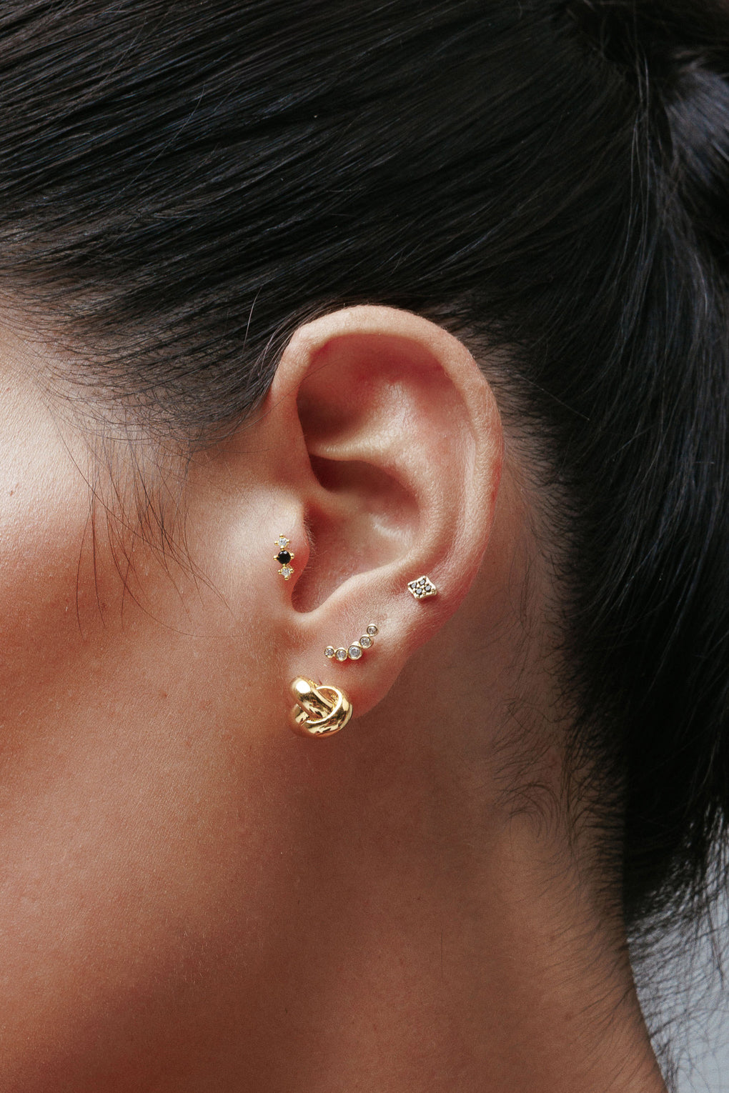 עגילי אנדי צמודים