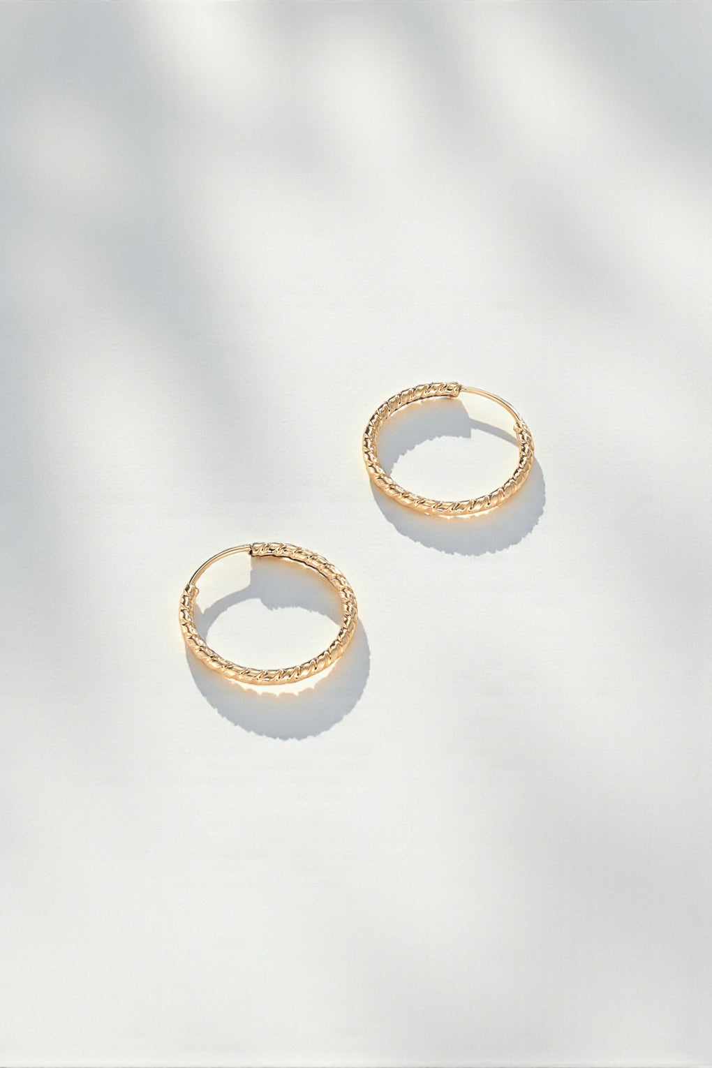 עגילי קייסי בזהב 14K