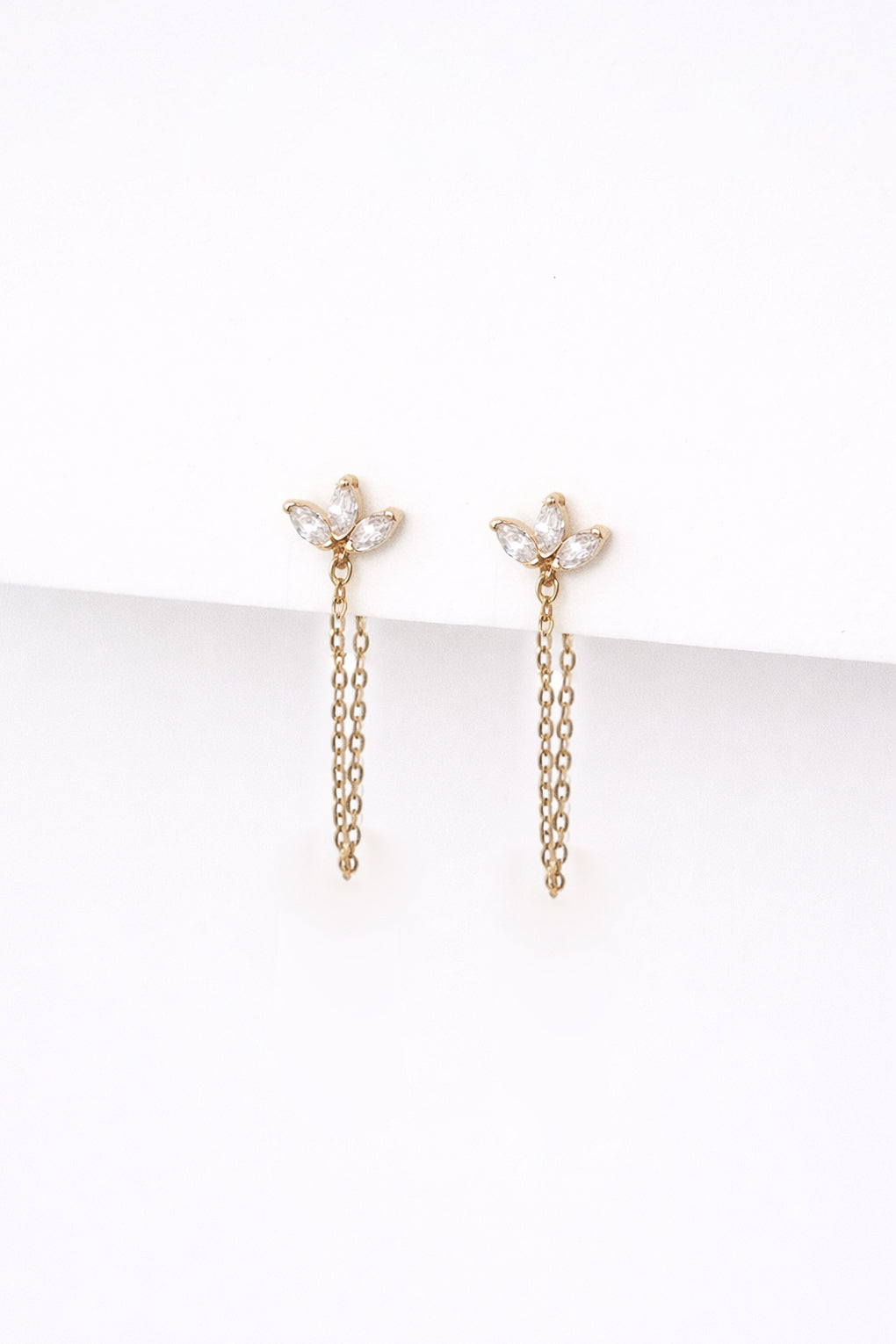 עגילי לוטוס חובקים בזהב 14K