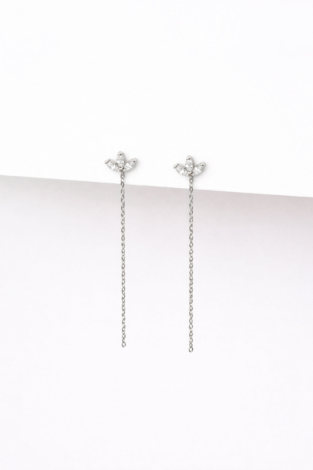 עגילי לוטוס ארוכים בזהב 14K