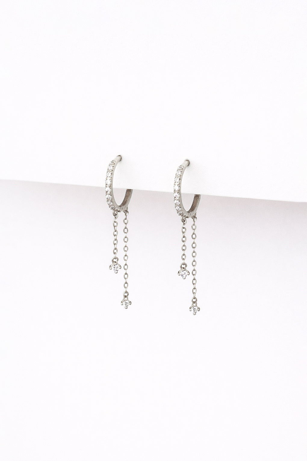 עגיל מידנייט בזהב 14K