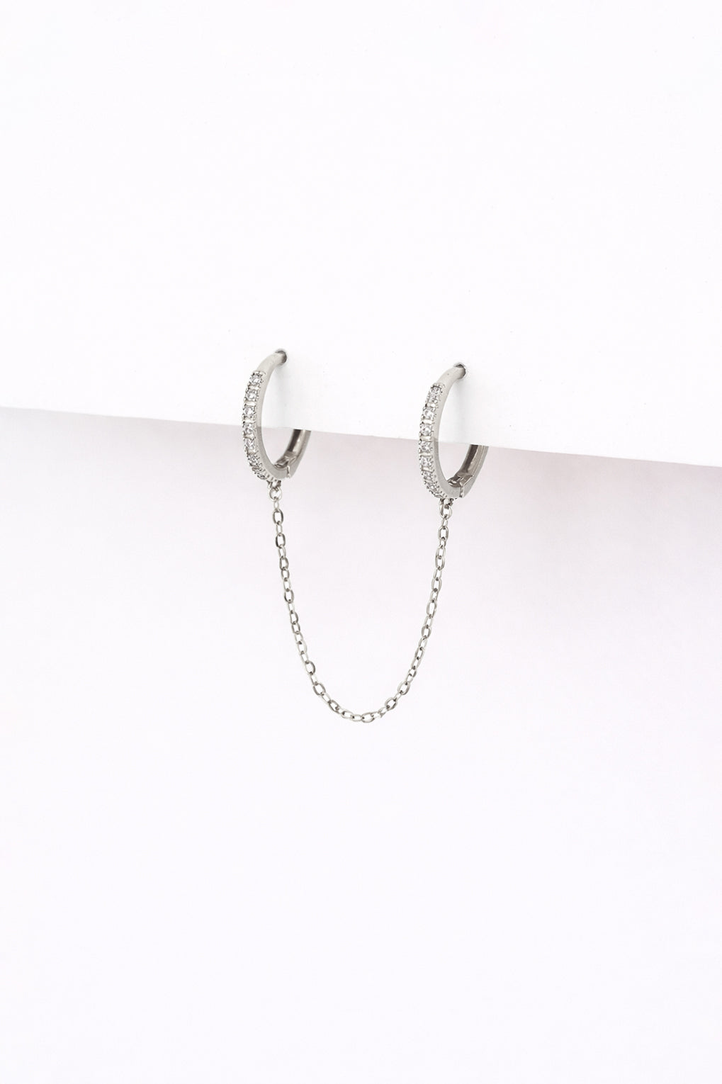 עגיל ביירון כפול משובץ זירקונים בזהב 14K