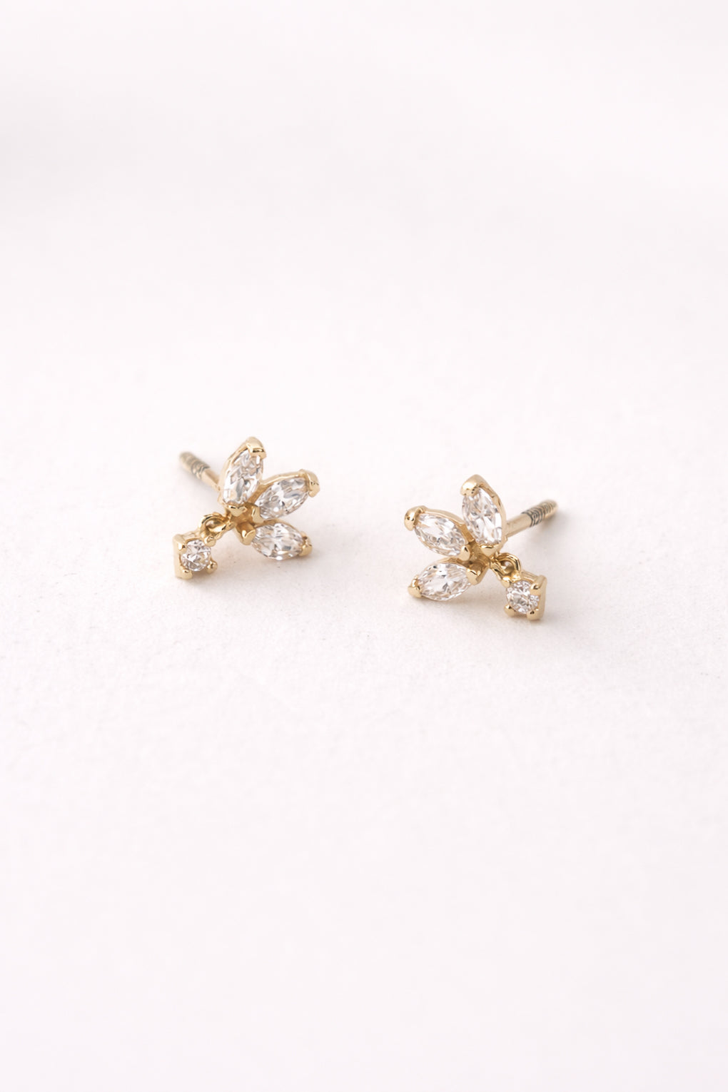 עגילי זואי צמודים בזהב 14K