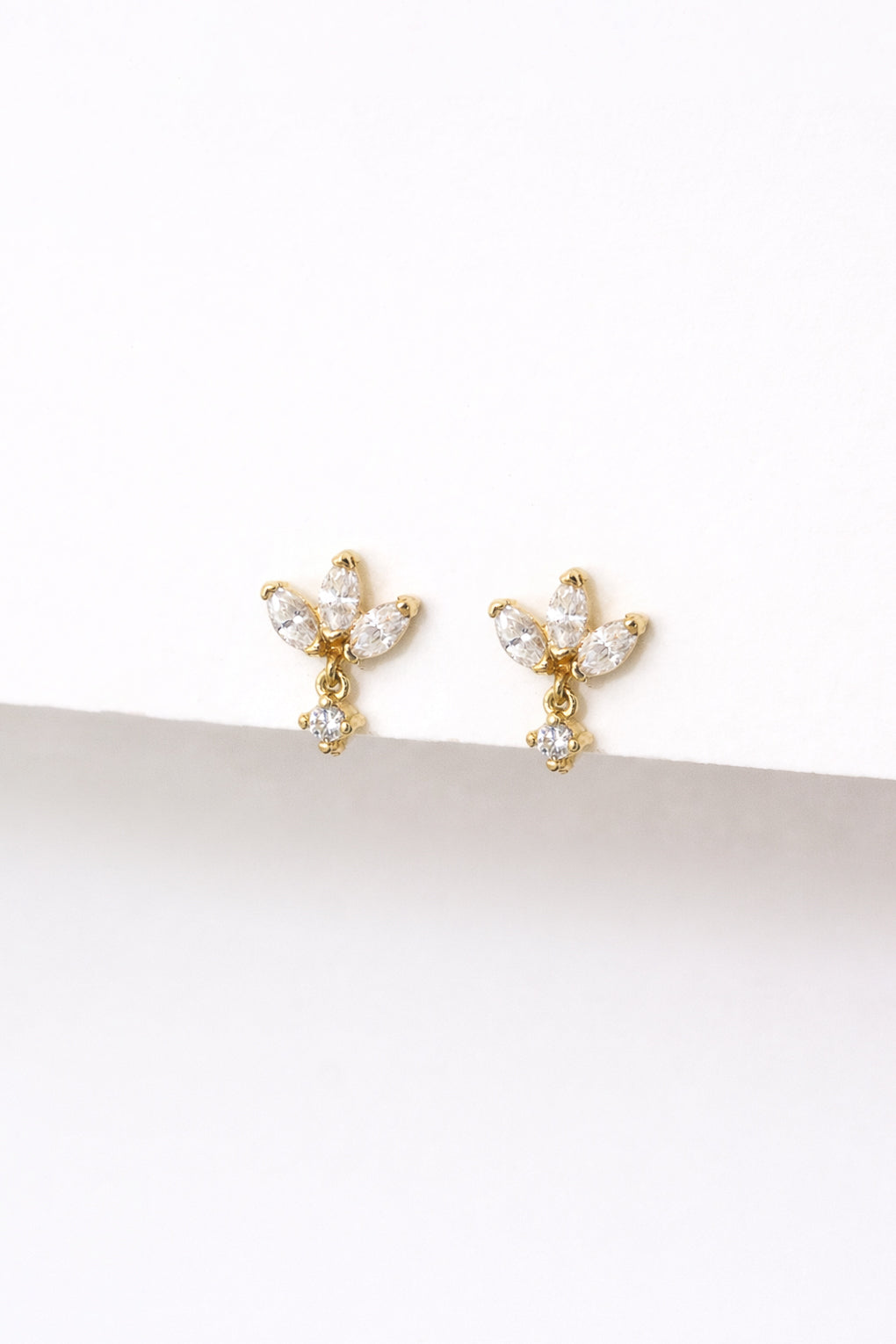 עגילי זואי צמודים בזהב 14K