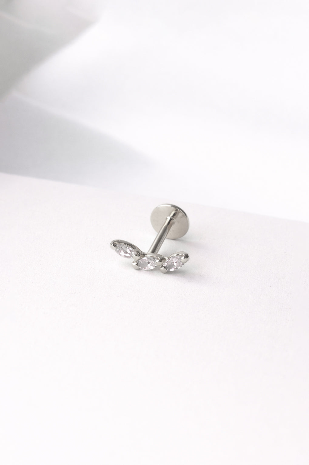 עגיל פירסינג נורמן בזהב 14K