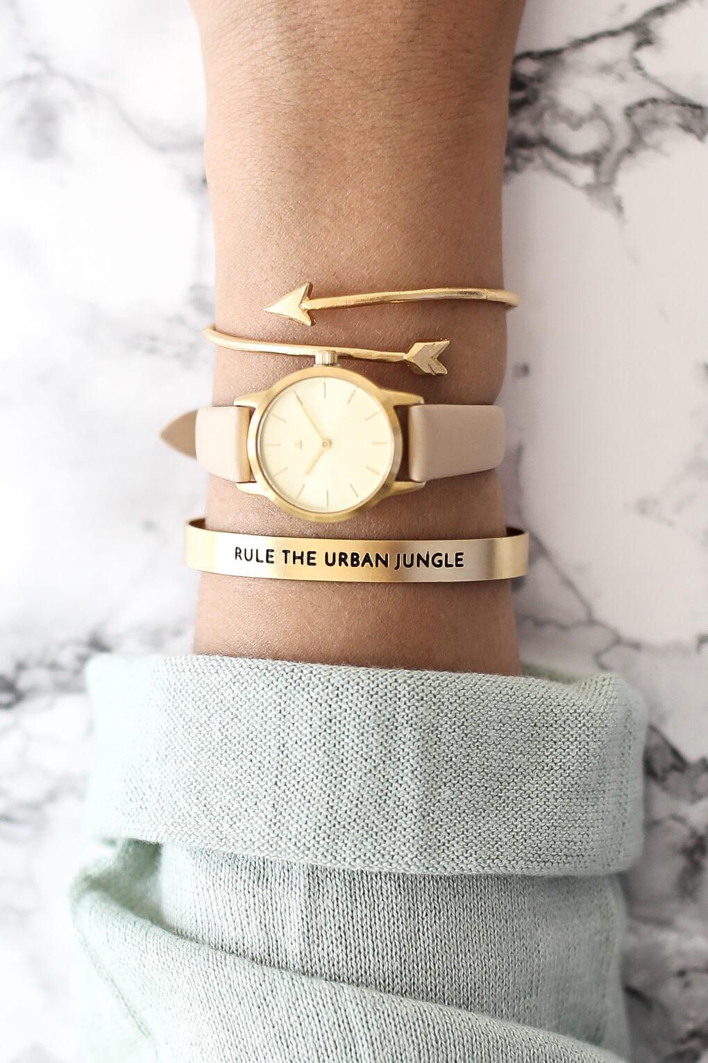 25 mm watch in gold