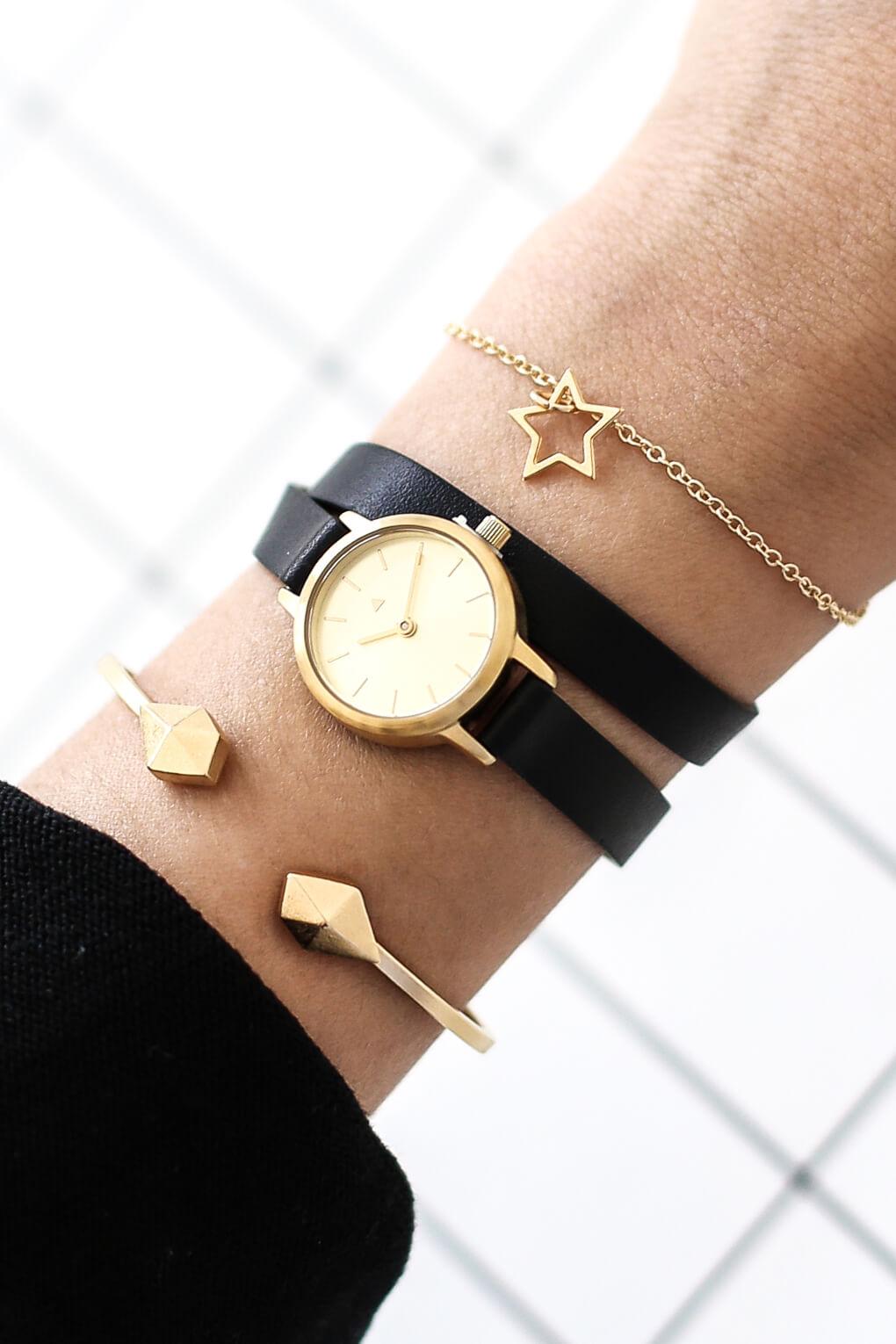 22 mm watch in gold